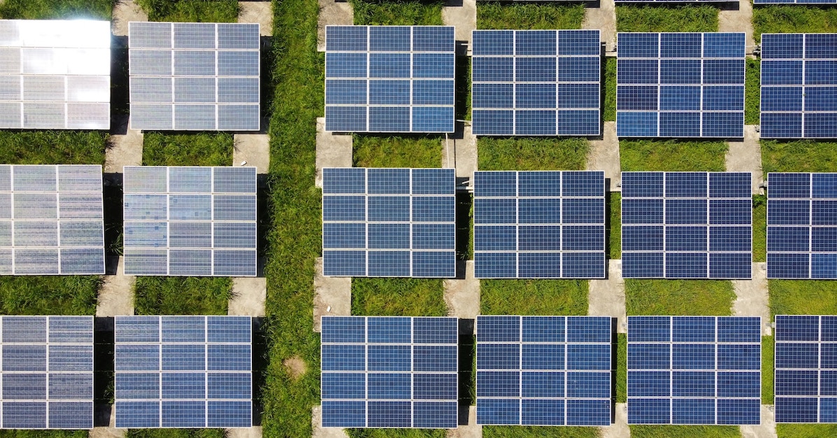 Hur lång tid tar det att tjäna in solceller? Betydande miljömässiga fördelar. 